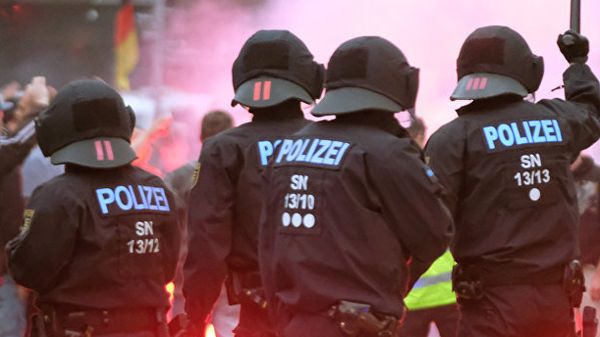 Полиция во время акций протеста в Германии 
