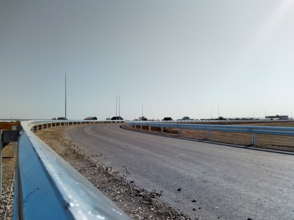 На трассе Таврида установлены первые километры барьерного ограждения