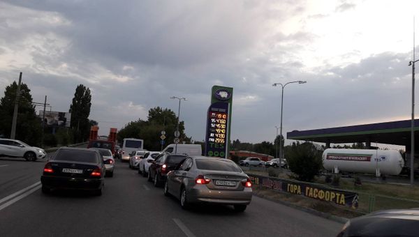 Пробка улице Героев Сталинграда в Симферополе, 29 августа 2018 г.