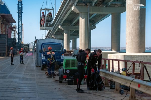 Демонтаж вспомогательных конструкций Крымского моста