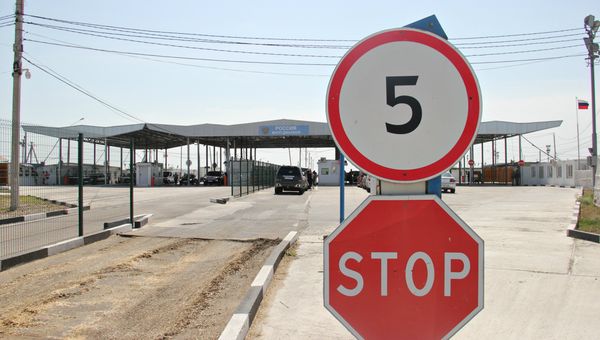 В пункте пропуска Джанкой на границе Крыма и Украины