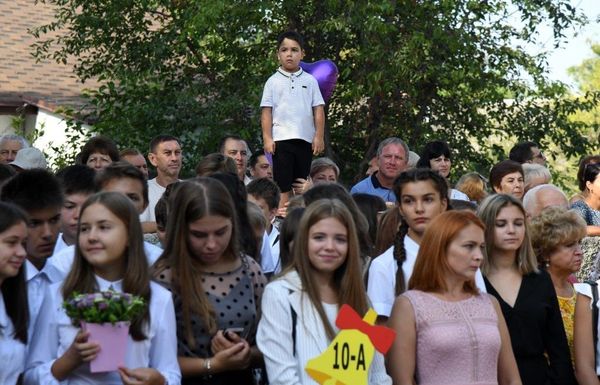 День знаний в гимназии №9 в Симферополе