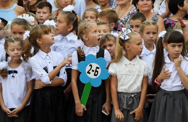 День знаний в гимназии №9 в Симферополе День знаний в гимназии №9 в Симферополе