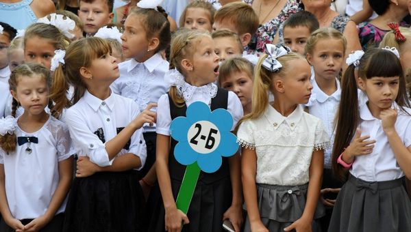 День знаний в гимназии №9 в Симферополе День знаний в гимназии №9 в Симферополе