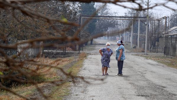Жители села Перекоп, примыкающего к заводу Крымский титан