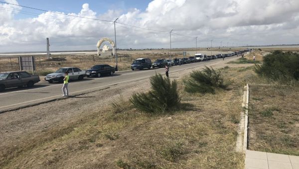 Видео с границы Крыма с Украиной в пункте пропуска Джанкой