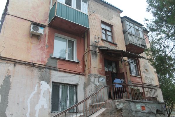 Жилой дом, признанный аварийным, на улице Лескова, 58 в Симферополе Жилой дом, признанный аварийным, на улице Лескова, 58 в Симферополе