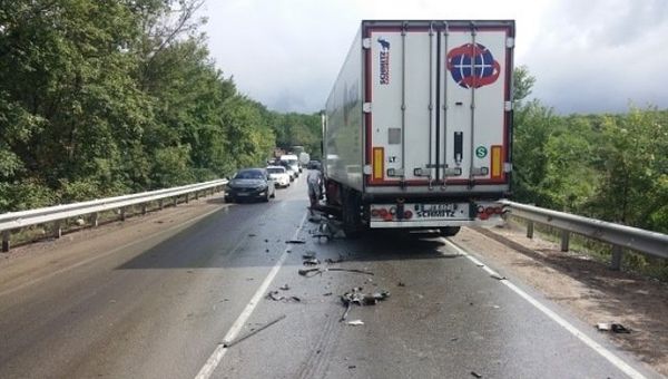 ДТП с участием автобуса Renault и грузового автомобиля Volvo в Крыму. 15 сентября 2018 ДТП с участием автобуса Renault и грузового автомобиля Volvo в Крыму. 15 сентября 2018