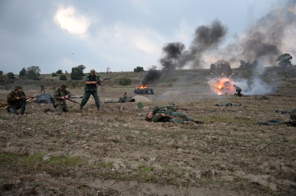 Реконструкция сражения за Севастополь в мае 1944 года в рамках Крымского военно-исторического фестиваля