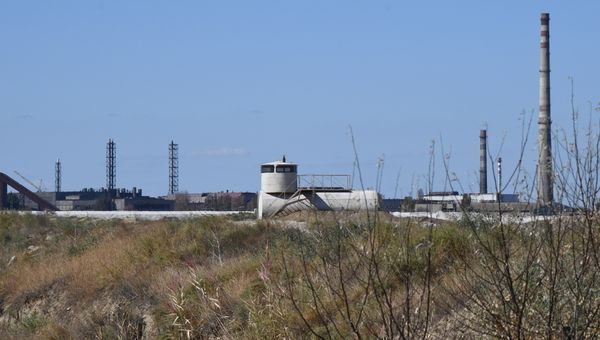 Завод Крымский титан