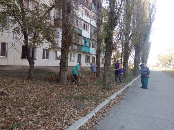 Субботник на одной из улиц Армянска