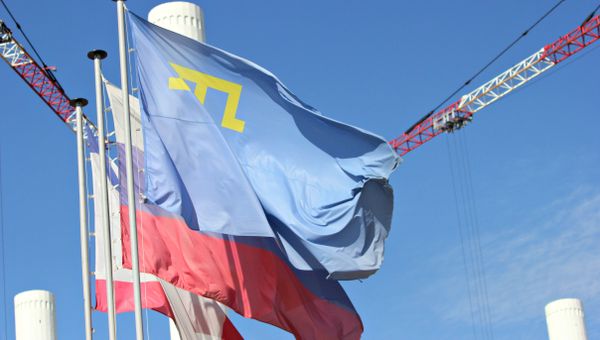 Флаги России, Крыма и национальный флаг крымских татар