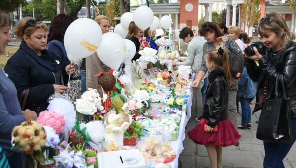 Ежегодная акция благотворительности и милосердия Белый цветок в Симферополе