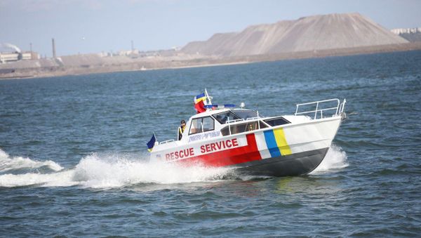 Катер новой части водолазно-спасательных работ акватории Азовского моря Госслужбы по ЧС в Донецкой области