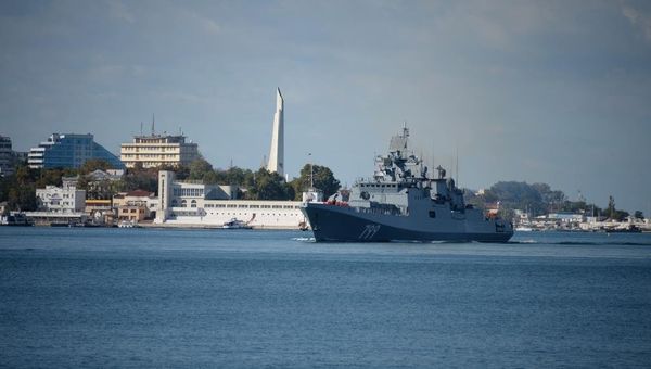 Фрегат Черноморского флота Адмирал Макаров. Архивное фото Фрегат Черноморского флота Адмирал Макаров. Архивное фото
