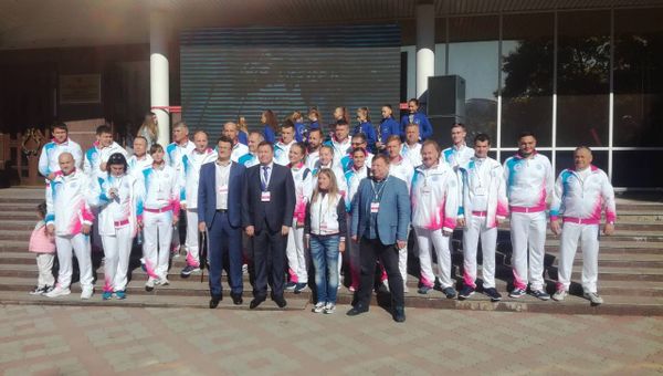 Участники симферопольского этапа эстафеты огня Всемирной зимней универсиады 2019 года