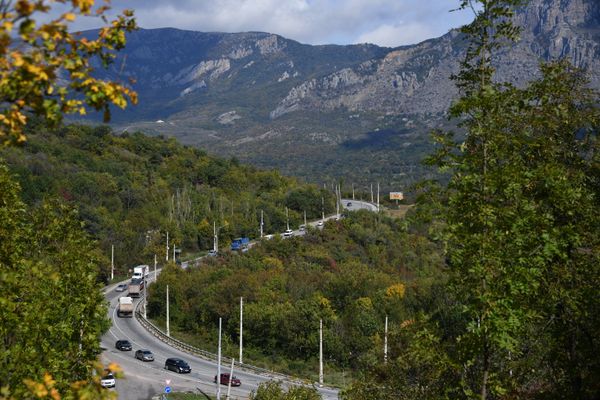 Автомобильная дорога возле Алушты