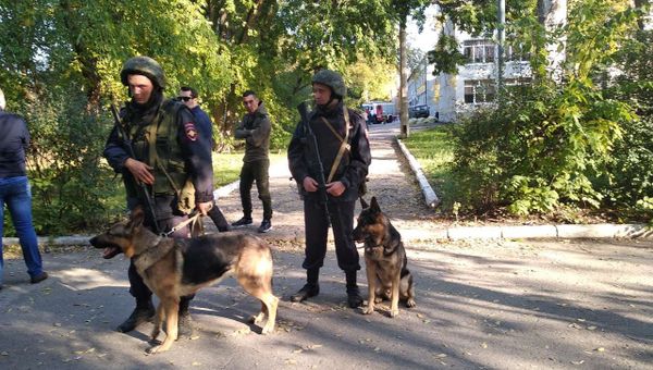 На месте взрыва в Керченском политехническом колледже. 17 октября 2018