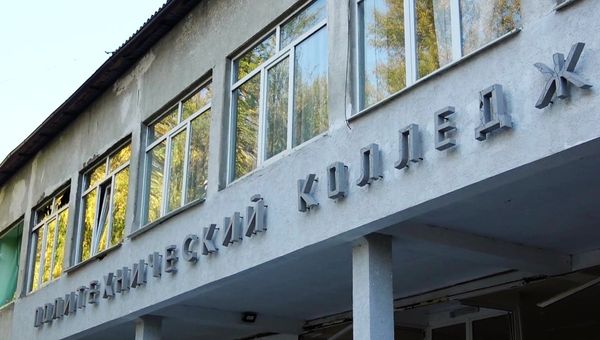 Здание Политехнического колледжа в Керчи, в котором произошли взрыв и стрельба