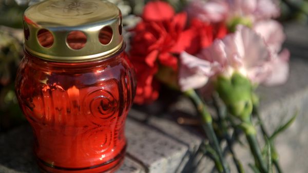 Акции памяти погибших при нападении на керченский колледж