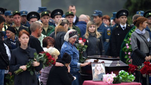 Церемония прощания с погибшими в результате трагедии в Керчи