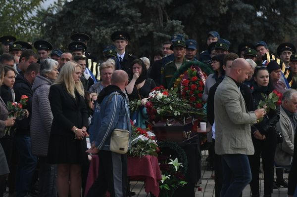 Церемония прощания с погибшими в результате трагедии в Керчи