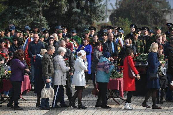 Церемония прощания с погибшими в результате трагедии в Керчи