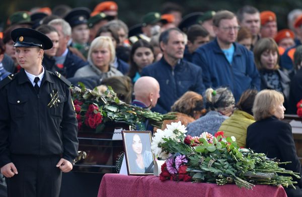 Церемония прощания с погибшими при нападении на Керченский политехнический колледж. 19 октября 2018