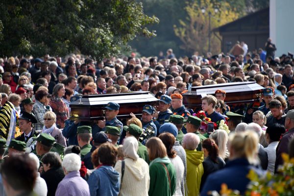 Церемония прощания с погибшими при нападении на Керченский политехнический колледж