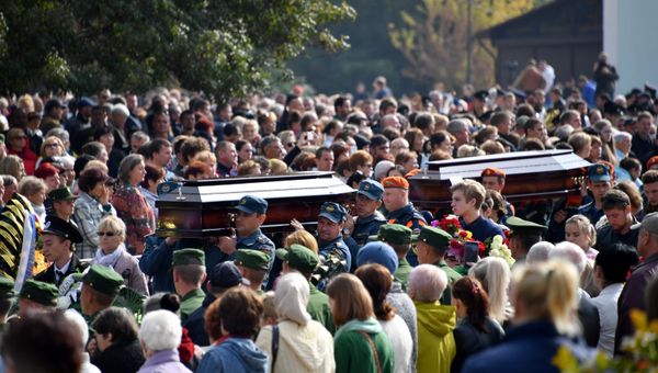 Церемония прощания с погибшими при нападении на Керченский политехнический колледж