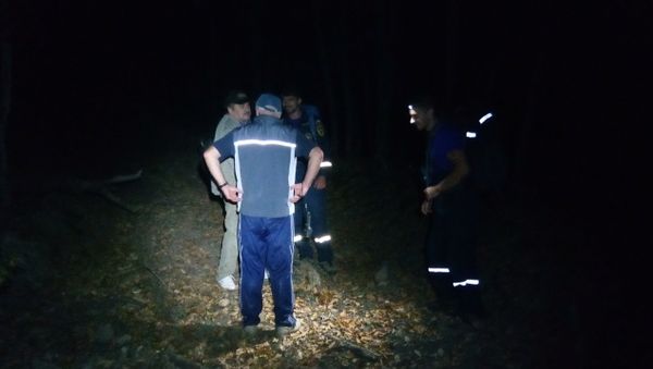 Заблудившиеся в районе водопада Головкинского туристы