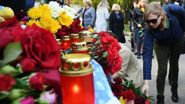 В Крыму объявили трехдневный траур в связи с трагедией в Керчи