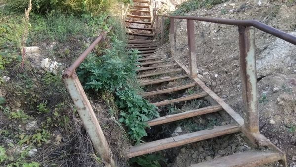 Специалисты обследовали оползневые участки на Северной стороне Севастополя Специалисты обследовали оползневые участки на Северной стороне Севастополя