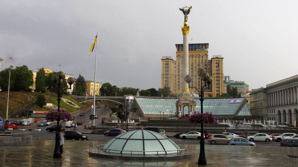 Площадь Независимости в Киеве Площадь Независимости в Киеве
