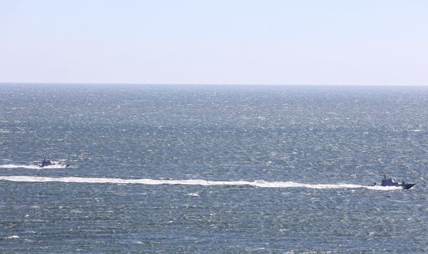 Учения Вооруженных сил Украины на побережье Азовского моря
