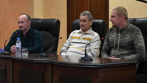 Члены крымского судна Норд на пресс-конференции в Керчи. 31 октября 2018 Члены крымского судна Норд на пресс-конференции в Керчи. 31 октября 2018