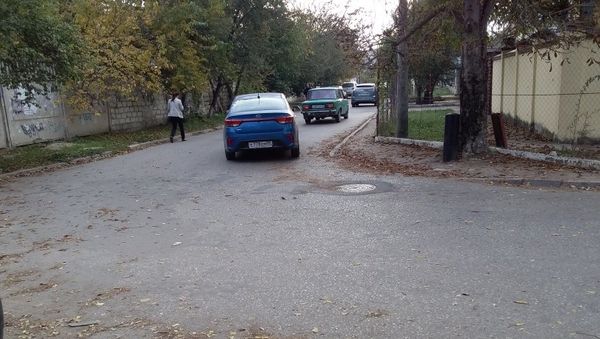 Дорога возле школы №17 в Симферополе