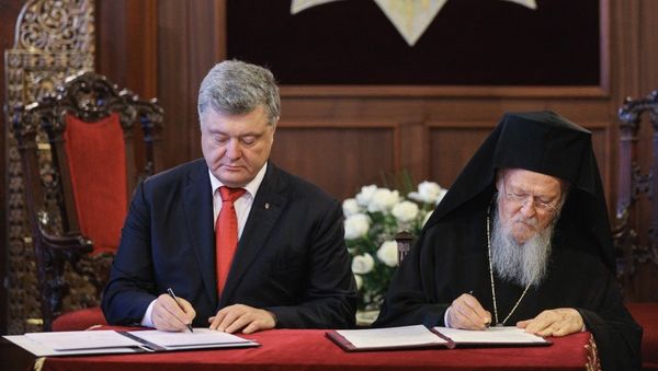 Президент Украины Петр Порошенко и патриарх Варфоломей Президент Украины Петр Порошенко и патриарх Варфоломей