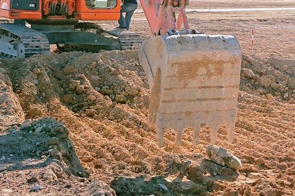 На стройке в аэропорту Бельбек нашли немецкую авиабомбу