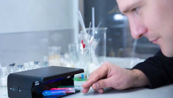 Ученые КФУ создали вещество для производства мониторов нового поколения