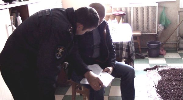  В Красноперекопске полицейские изъяли у местного жителя наркотики