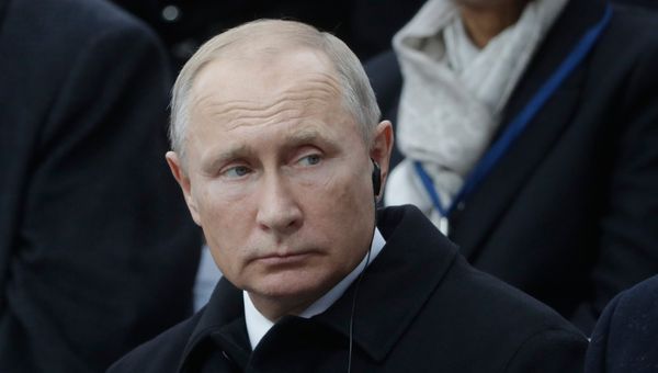 Президент РФ Владимир Путин на мемориальной церемонии у Триумфальной арки в Париже по случаю 100-летия окончания Первой мировой войны. 11 ноября 2018