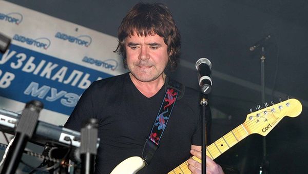 Певец Евгений Осин Певец Евгений Осин