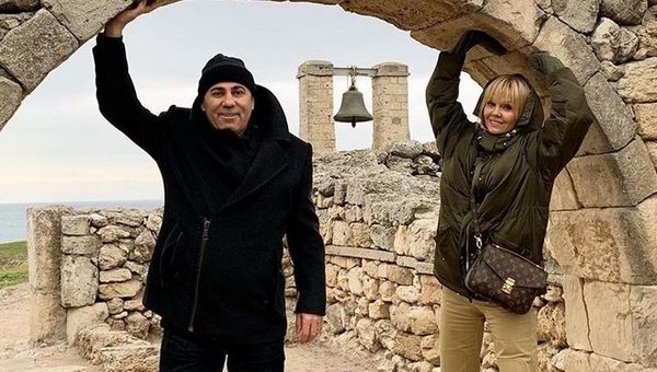 Певица Валерия и продюсер Иосиф Пригожин в музее-заповеднике Херсонес Таврический