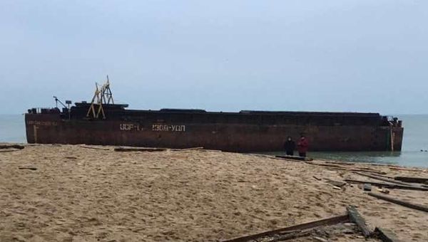 Баржа госпредприятия Украинское Дунайское пароходство