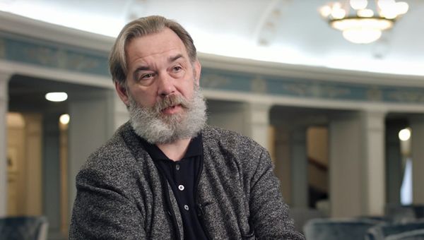Скриншот с видео с интервью Максимом Михайловым