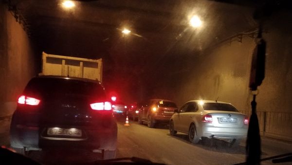 Пробка в тоннеле на трассе Симферополь-Евпатория
