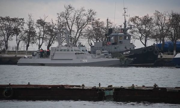 Задержанные корабли ВМС Украины в порту Керчи