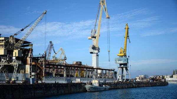 Вид на Севморзавод
