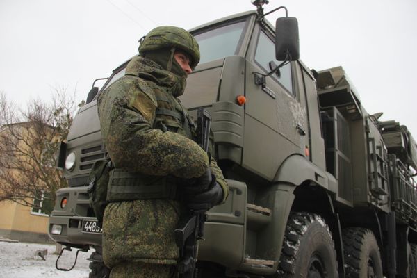Зенитно-ракетные комплексы С-400 Триумф развернуты на территории воинской части в Джанкое. 29 ноября 2018